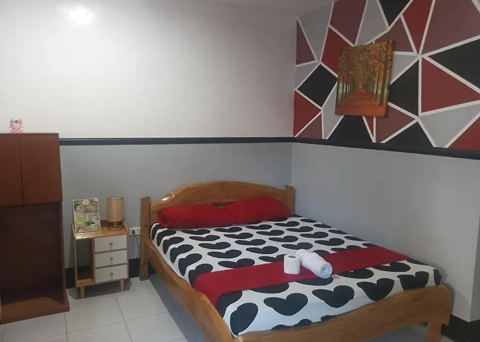 Indino's Sardines Run And Sea Turtle 1 Minute Walking Distance Guest house Moalboal