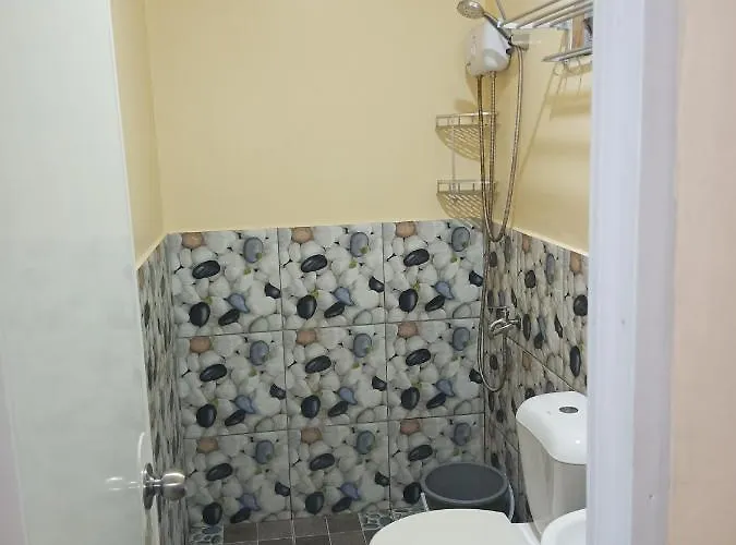 Guest house Indino's Sardines Run And Sea Turtle 1 Minute Walking Distance Moalboal