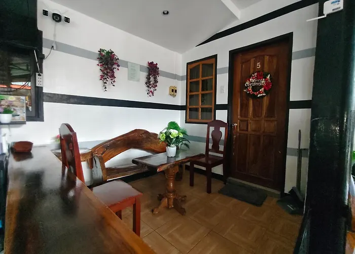 Guest house Indino's Sardines Run And Sea Turtle 1 Minute Walking Distance