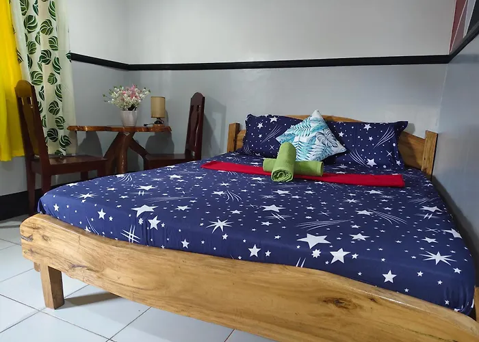 Guest house Indino's Sardines Run And Sea Turtle 1 Minute Walking Distance Moalboal